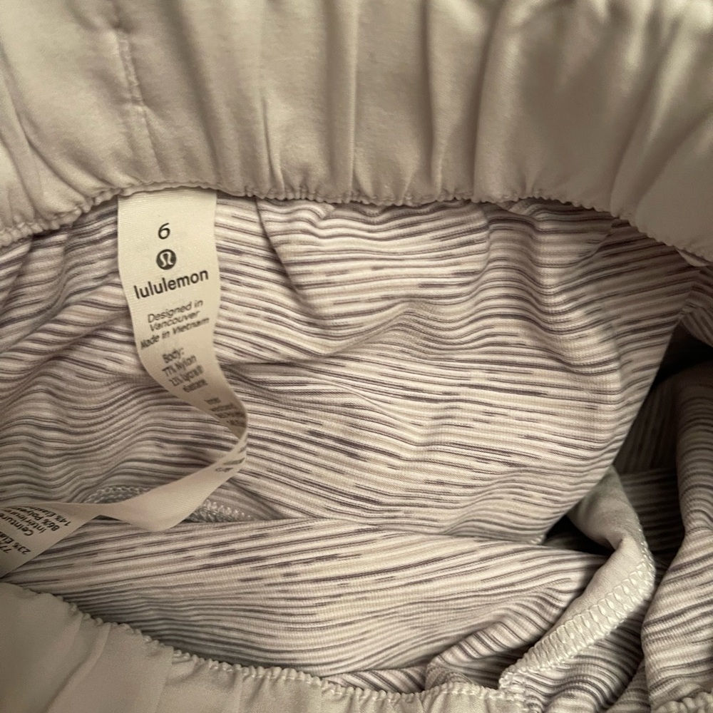 New Lululemon gray striped On the Fly skirt 6 athletic - Picture 10 of 11
